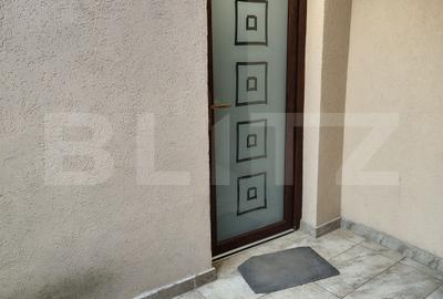 Casă individuală cu 3 camere cu Canalizare în Central