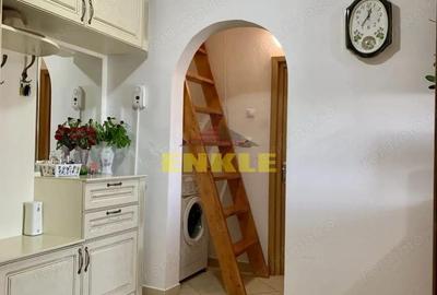 VANZARE APARTAMENT 2 CAMERE + MANSARDA - 1