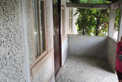 Casă cu 4 camere cu Teren 878 Mp în Central - 2