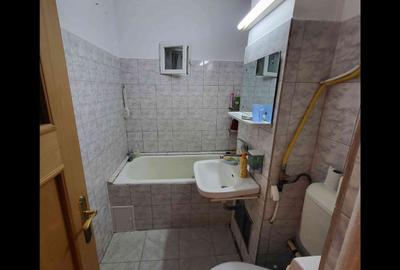 Apartament cu 3 camere semidecomandat în Letea - 2