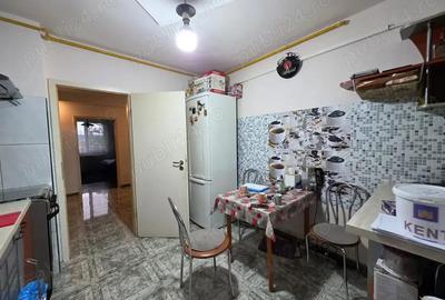 Apartament 3 camere decomandat, Deva - Str. Progresului 65 mp Etaj 4 - 3