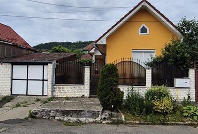 Casă cu 3 camere în Central - 2