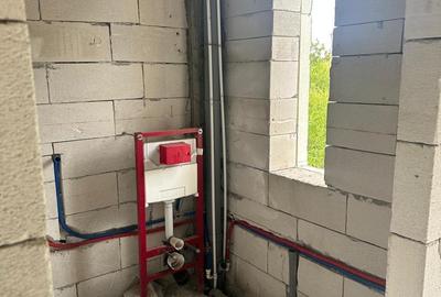 2 Mai - la 4 minute de plaja - pensiune 8 camere, finalizata 60% - 14