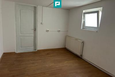 Spațiu comercial, de 42 mp, în Complex Studențesc