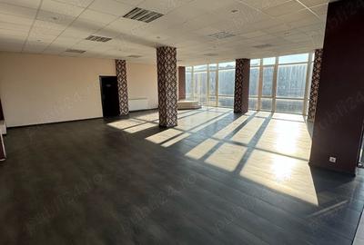 Spațiu comercial, de 150 mp, în Central - 6