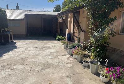 Casă cu 4 camere în Central - 2