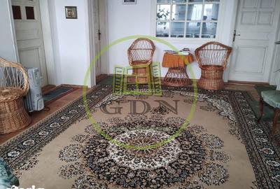 Casă cu 6 camere cu Teren 2200 Mp în Cerașu - 2