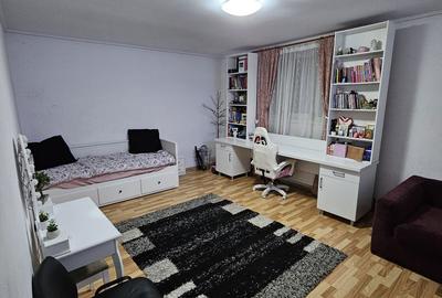 Casă cu 4 camere în Central - 2