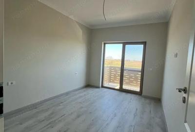 Casă cu 5 camere cu Teren 300 Mp în Giroc