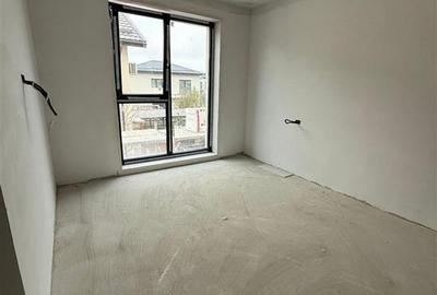 Casă cu 5 camere cu Canalizare în Central - 4