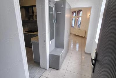 Inchiriez spatiu bun pentru birouri, salon, cabinet etc. intr-o vila sector 4 - 6