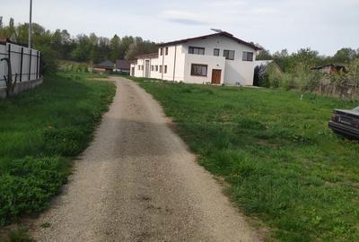 Casă cu 4 camere în Humulești - 3