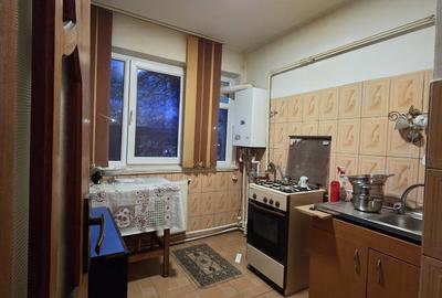 Apartament cu 3 camere semidecomandat în Gării - 2