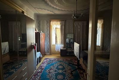 Casă cu 6 camere cu Teren 1498 Mp în Variaș