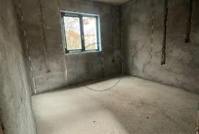 Casă cu 4 camere cu Teren 400 Mp în Central - 9