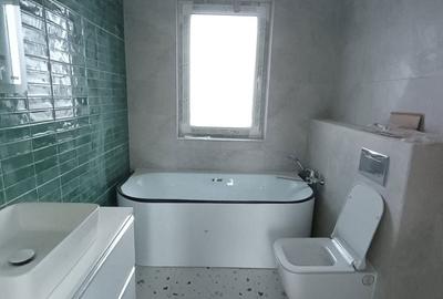 Casă cu 4 camere în Central - 2