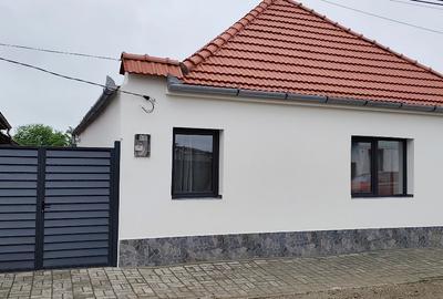 Casă individuală cu 4 camere cu Teren 1200 Mp în Central - 1