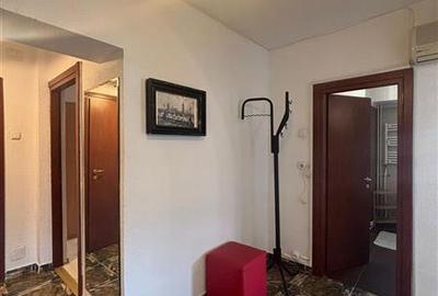 Apartament cu 3 camere semidecomandat, mobilat în Libertății - 9