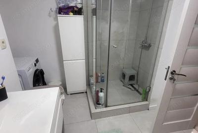 Apartament 5 camere,suprafata mare, curte, bloc 2006 - 4 nivele, Decebal, metrou - 6