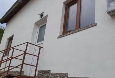 Casă cu 4 camere cu Teren 569 Mp în Cernatu
