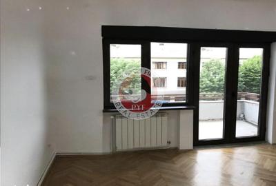 Apartament cu 5 camere semidecomandat în Romană - 11