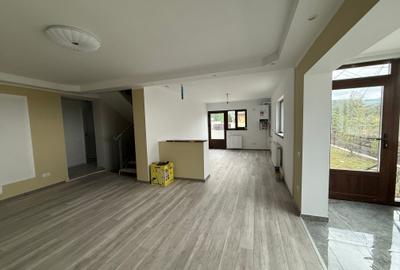 Casa D+P+E+M Bucium 225mp util - 6 camere - 3 bai - Garaj - 470mp teren - 17