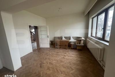 Casă cu 7 camere cu Teren 1171 Mp în Păulești