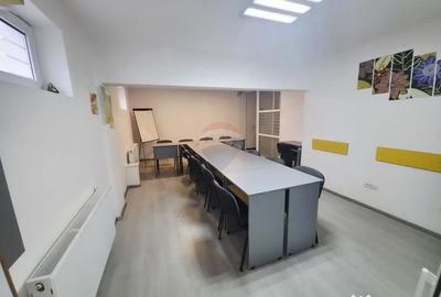 Spațiu comercial, de 68 mp, în Central - 9