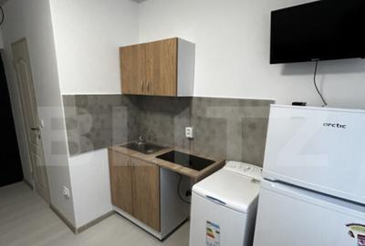 Camera de vanzare, 13mp, complet renovata, zona Tractorul - 2