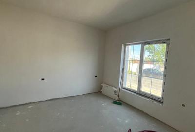 Duplex cu 4 camere cu Canalizare în Moșnița Nouă - 6