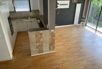 Duplex cu 5 camere cu Canalizare în Central - 2