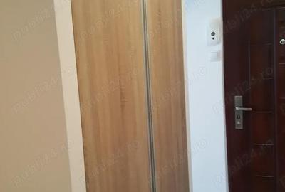 Apartament cu 2 camere semidecomandat în Km 4 - 2