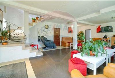 Vand Casa de vacanta cu vedere Mtii Piatra Craiului,afacere la cheie - 2