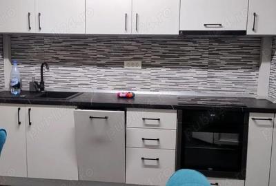 Apartament cu 3 camere decomandat în Alfa - 1