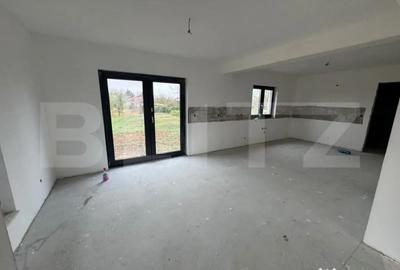 Casă cu 4 camere cu Teren 960 Mp în Lazuri