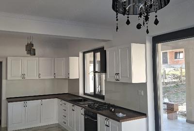 Casă cu 5 camere cu Teren 700 Mp în Dealuri Oradea - 2