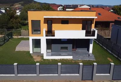 Casă individuală cu 5 camere cu Canalizare în Hărman - 1