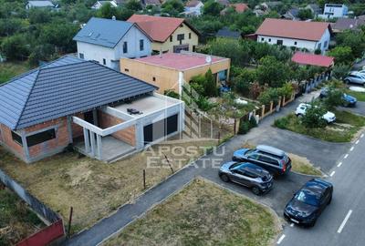 Casa individuala cu 4 camere si teren de 670 mp, Parta,  comision 0 - 1