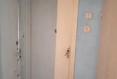 Apartament cu 2 camere semidecomandat în Rovinari - 1