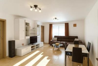 Casă cu 6 camere cu Canalizare în Central - 1