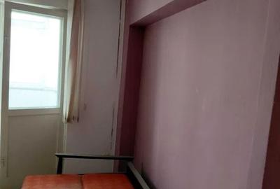 Apartament cu 3 camere decomandat în Micro 20