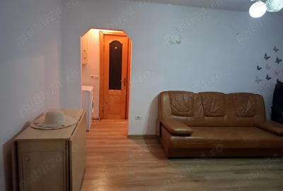 Apartament cu 3 camere semidecomandat în Central - 3