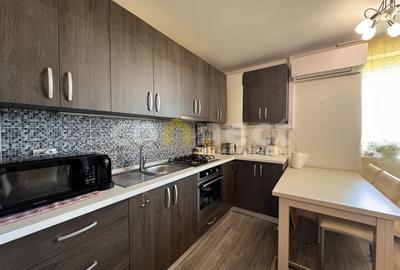 Apartament 3 camere vanzare zona Vivo