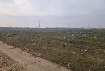 Teren de 726 mp, în Cernele