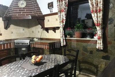 Casă cu 5 camere cu Teren 3000 Mp în Teiș - 2
