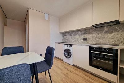 Garsonieră decomandată în Eroii Revoluției - 2