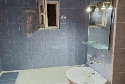 Inchiriere ap 3 cam decomandate,semimobilat, centrala proprie Rovine, piata Dezrobirii - 10