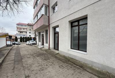 Spațiu comercial, de 50 mp, în Central - 2