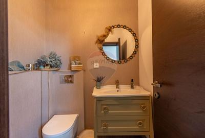 Proprietate exclusivista de vanzare: 2 case | 9 camere | 2000 mp teren - 43