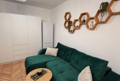 Garsonieră decomandată în Central